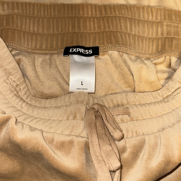 Express Velour Set - Picture 7 of 7